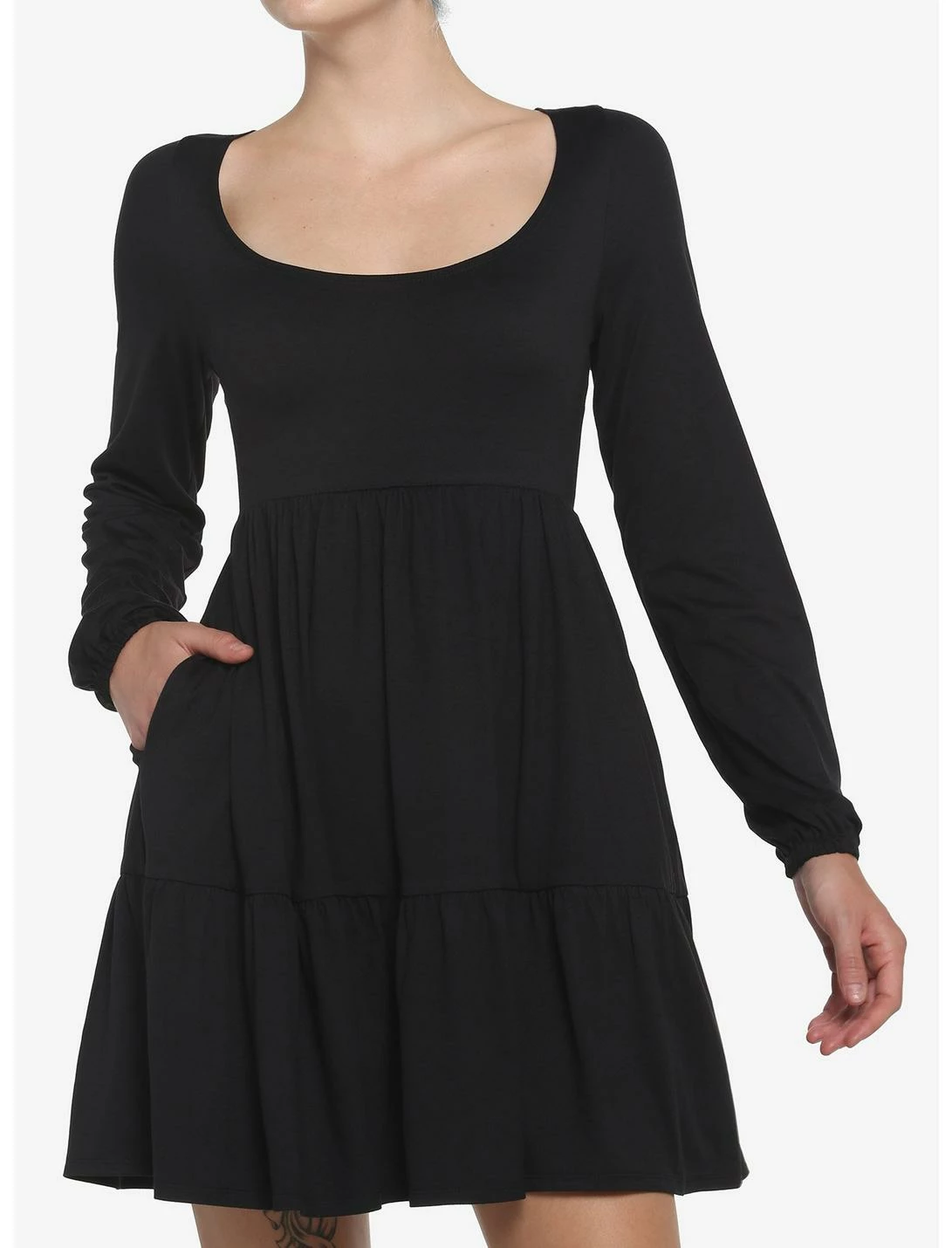HUNIVERS Black Tiered Long-Sleeve Dress