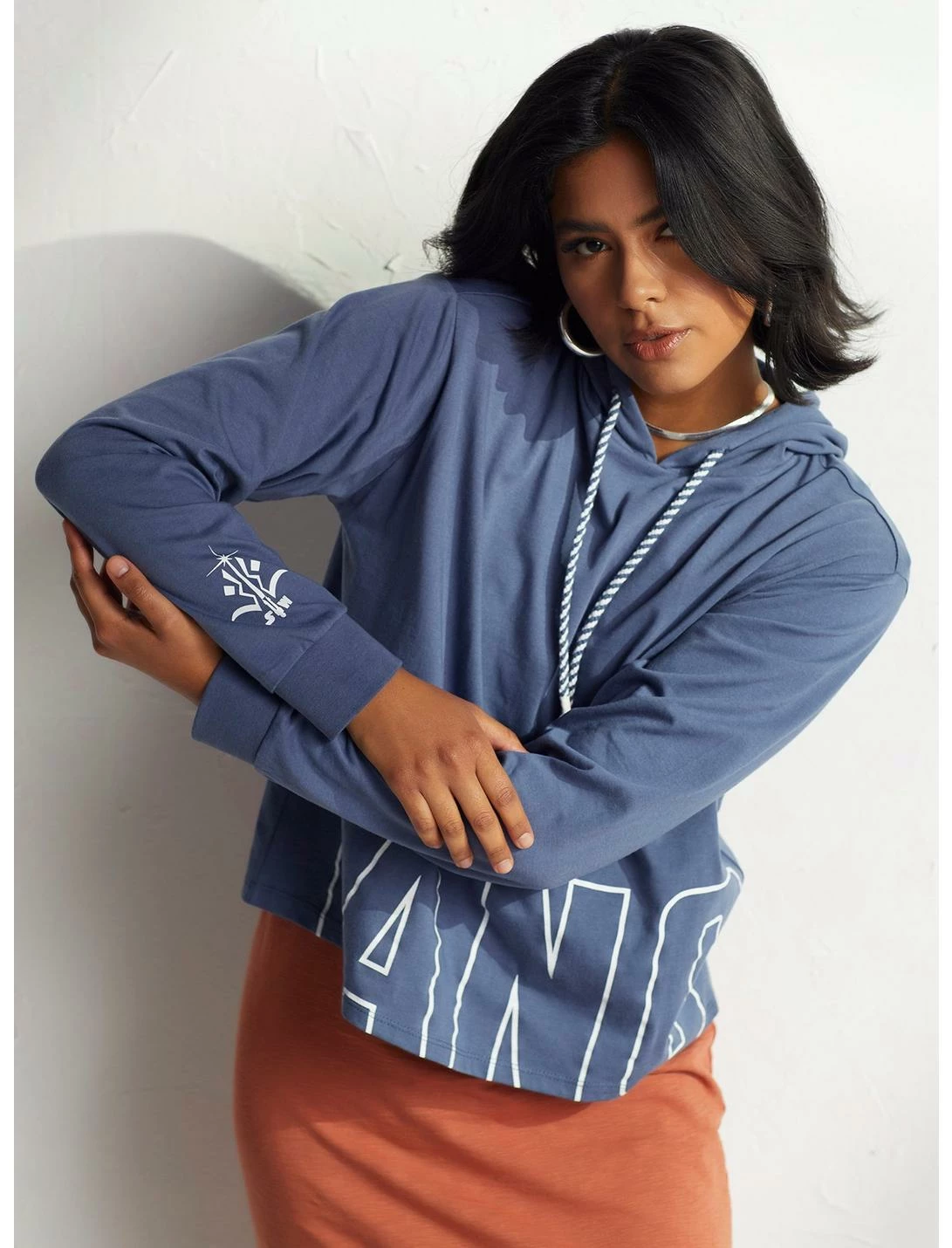 HUNIVERS Her Universe Star Wars Ahsoka Tano Outline Hoodie - Image 4