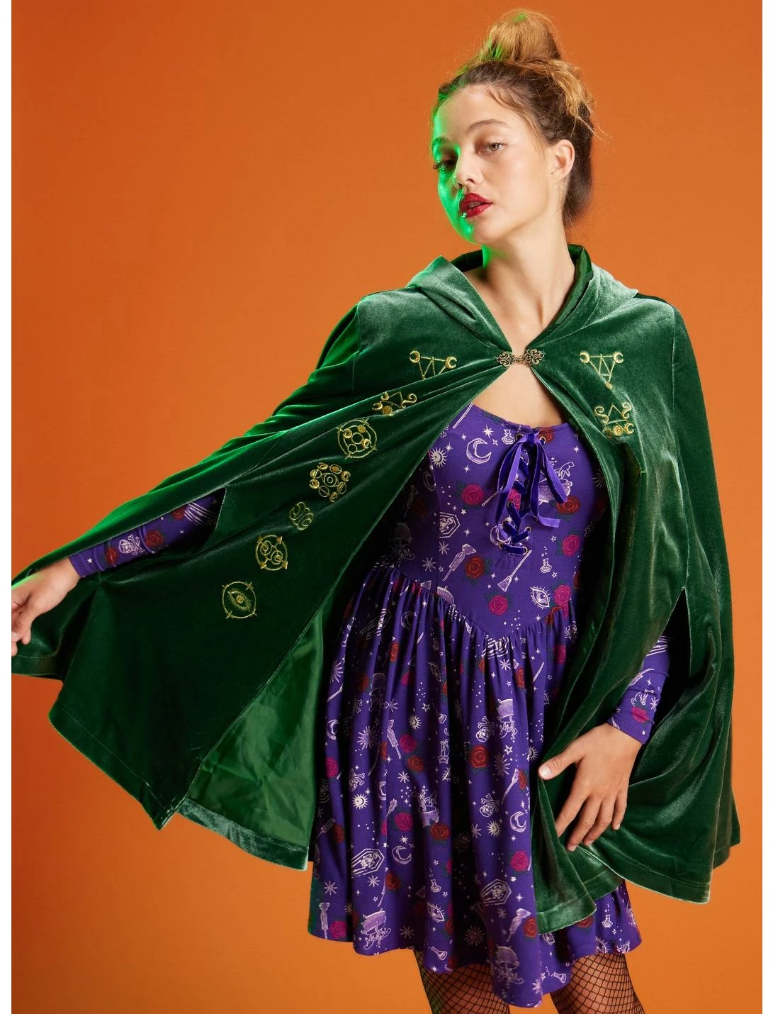 HUNIVERS Her Universe Disney Hocus Pocus Winifred Velvet Hooded Cape