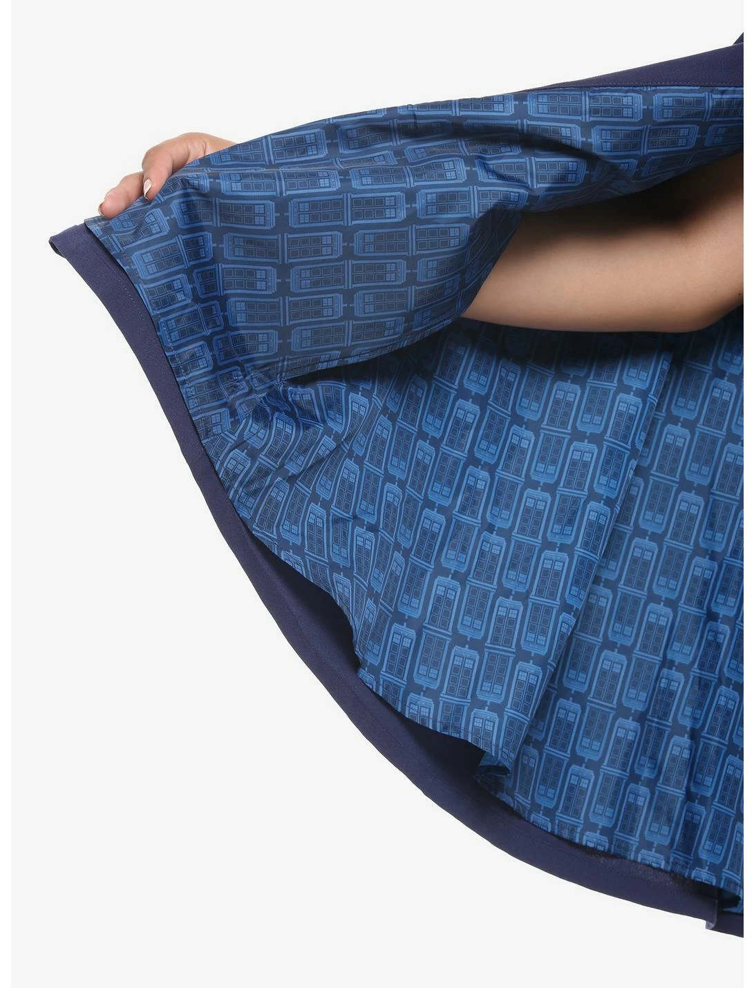 HUNIVERS Her Universe Doctor Who TARDIS Cape Plus Size - Image 4