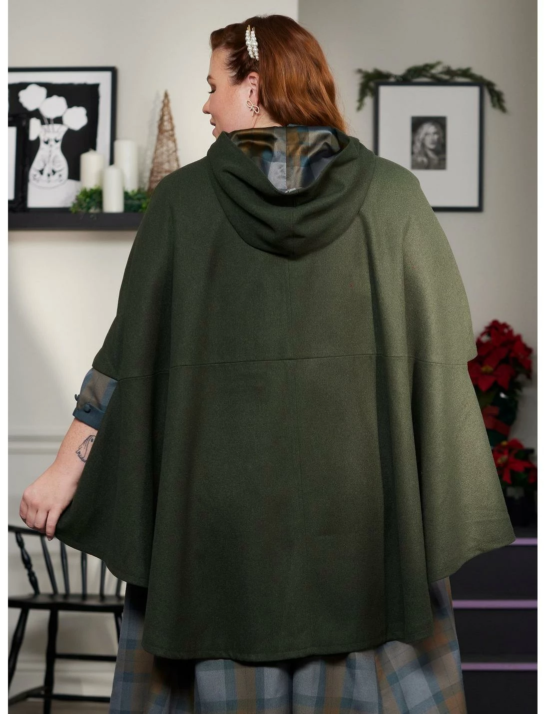 HUNIVERS Her Universe Outlander Hooded Cape Plus Size - Image 3